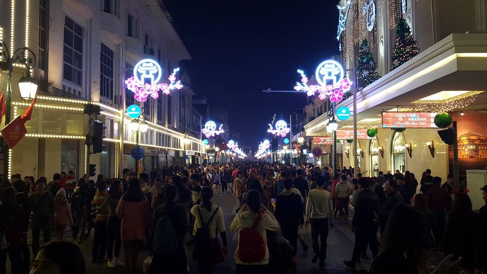 ha noi tp hcm ruc ro dem noel
