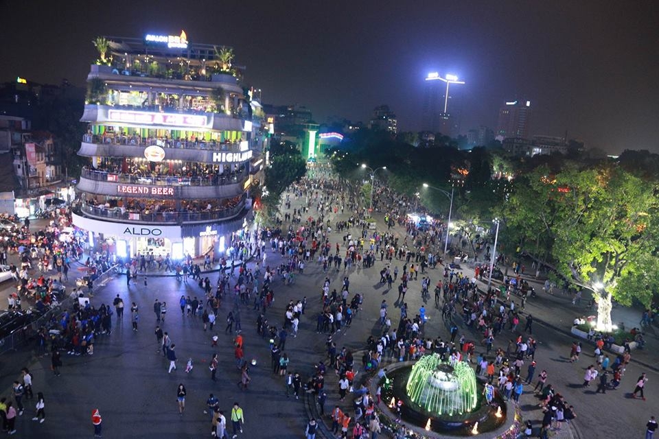 ha noi tp hcm ruc ro dem noel