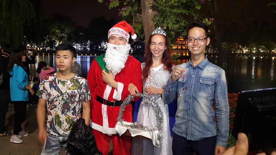 Trực tiếp: Hà Nội, TP HCM rực rỡ đêm Noel truc tiep ha noi tp hcm ruc ro dem noel