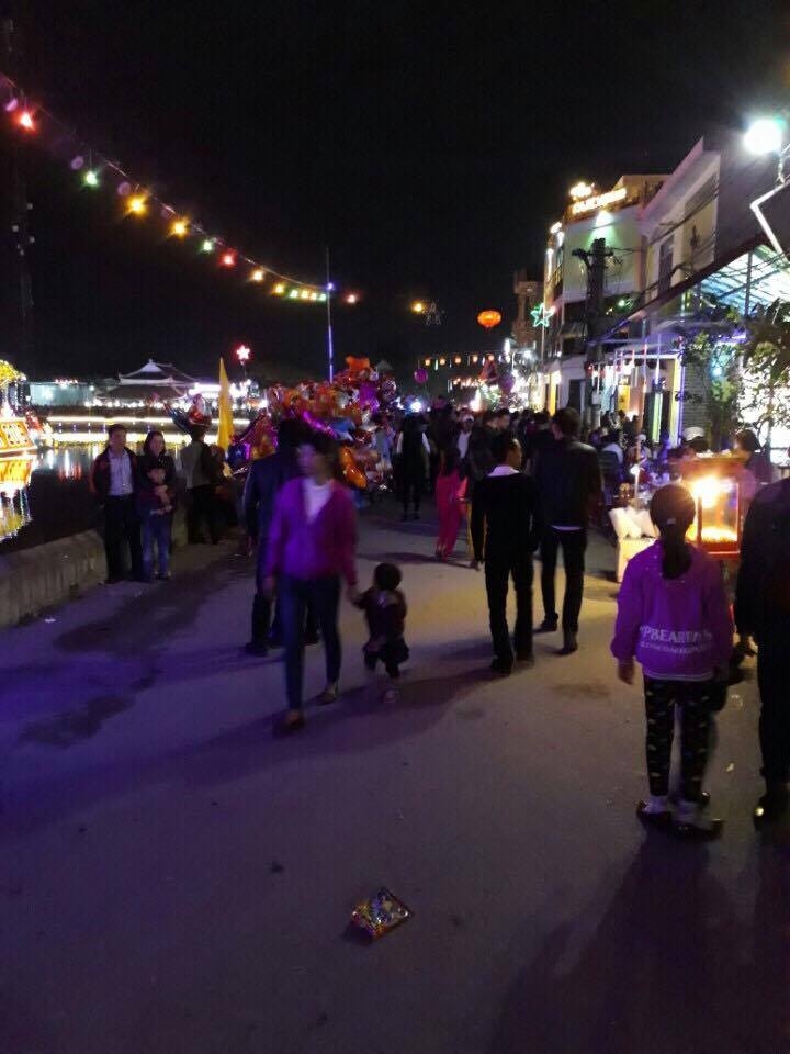 truc tiep ha noi tp hcm ruc ro dem noel