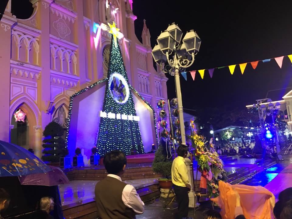 truc tiep ha noi tp hcm ruc ro dem noel
