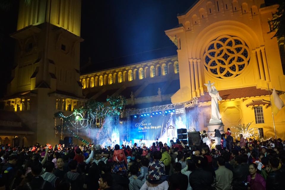 truc tiep ha noi tp hcm ruc ro dem noel