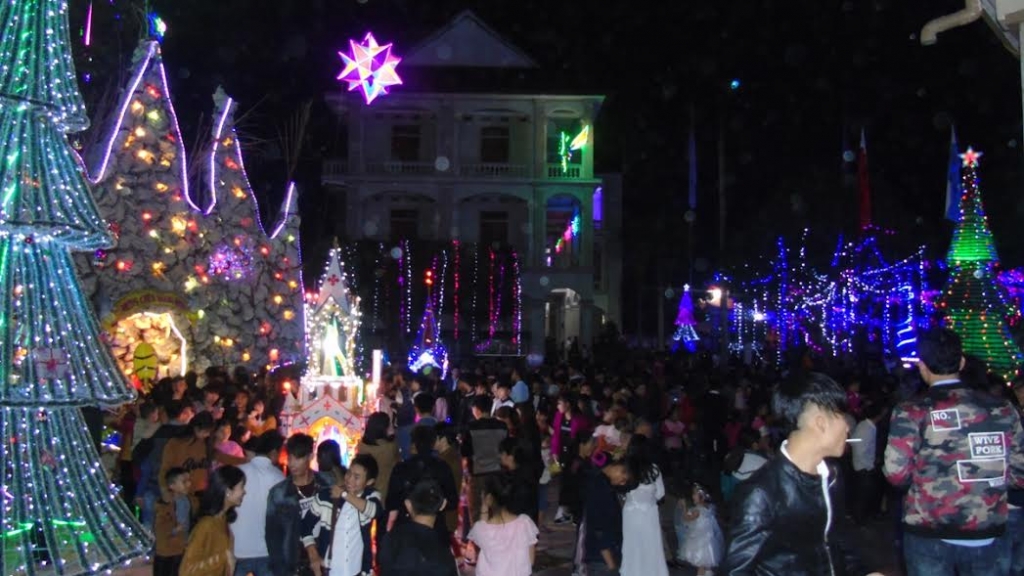 truc tiep ha noi tp hcm ruc ro dem noel