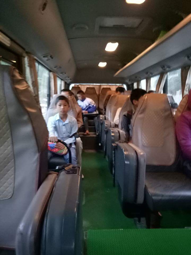 tai xe xe khach va chuyen xe mien phi suot 2 nam khien dan mang ne phuc