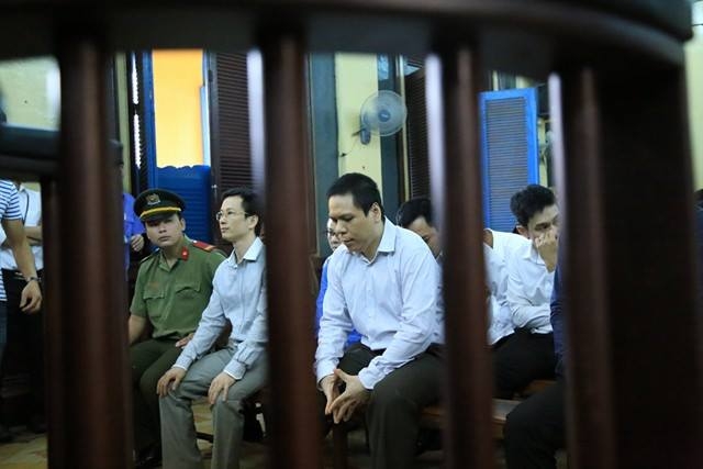 truc tiep xet xu phuc tham pham cong danh va dong pham