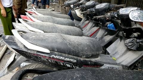 ha noi chay lon bat ngo xay ra giua trua tren pho phung hung