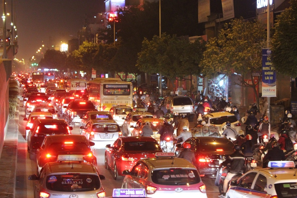 ha noi nhung ngay can tet giao thong cang nhu day dan