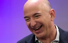 Chưa đầy 2 tuần, tỷ phú Jeff Bezos “bỏ túi” 10 tỷ USD