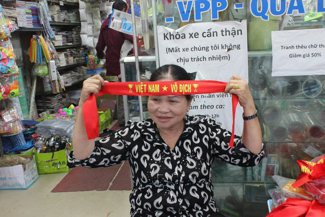ban ao co co vu u23 viet nam noi chay hang noi thu dam 80 trieu dongngay