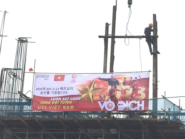 o to hang quan cong truong nhuom do co to quoc co vu u23 viet nam