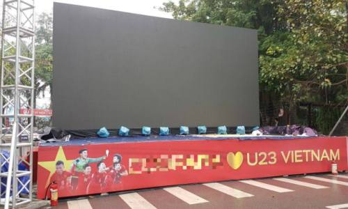 chu dau tu thue man hinh khung de cu dan co vu u23