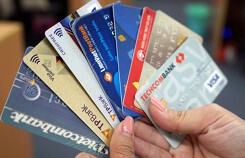 Ngân hàng đồng loạt cảnh báo tội phạm thẻ bùng phát cuối năm