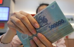 Ngân hàng lãi 'khủng', nhân viên ngóng thưởng Tết lớn