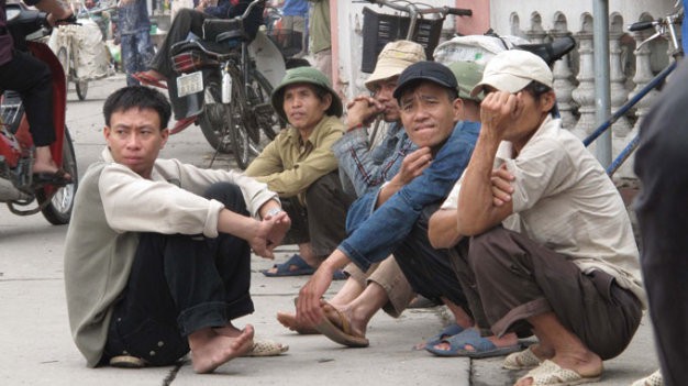 can tet o sin thoi vu sua nha cham uon cay canh bat dau dat khach