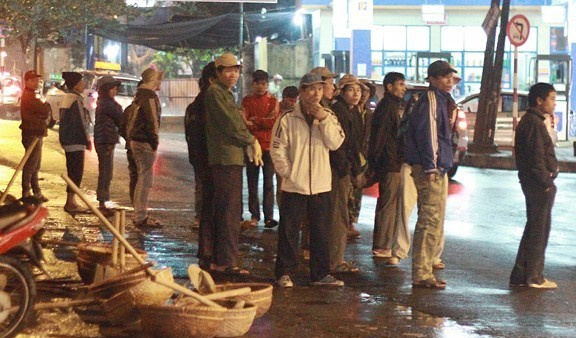 can tet o sin thoi vu sua nha cham uon cay canh bat dau dat khach