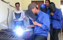 Thị trường lao động: 'Cái nơ' hay 'củ khoai tây'?