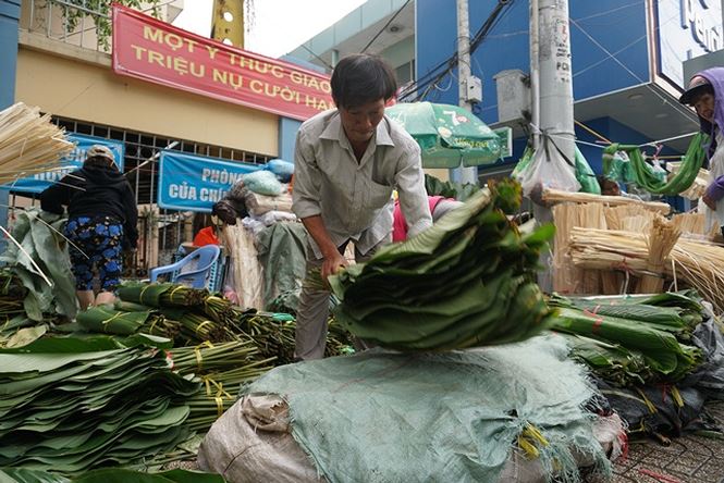 120000 dong mot bo la dong ban via he sai gon