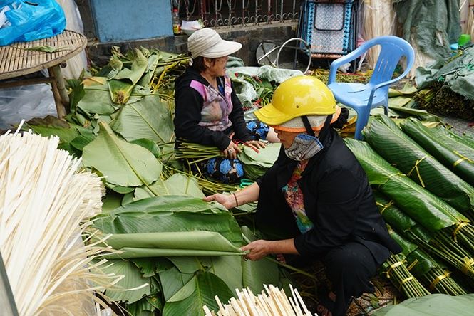 120000 dong mot bo la dong ban via he sai gon