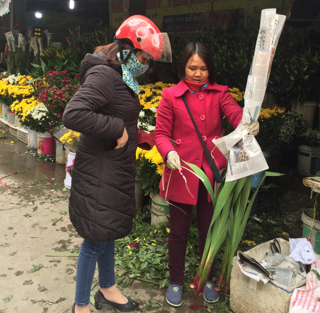 hoa qua thap huong thi nhau nhay gia ngay can tet