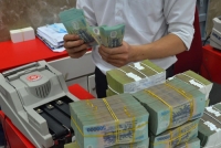 xe o to con tong truc dien xe khach 3 nguoi nguy kich