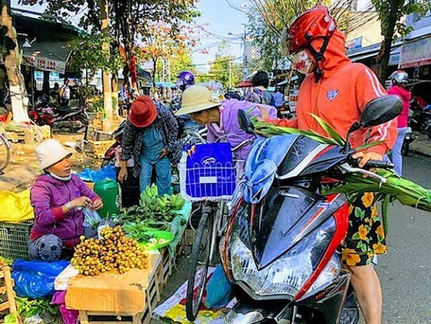 cho da nang 30 tet thit ca tang gia nhe hoa qua cung giao thua dat gia