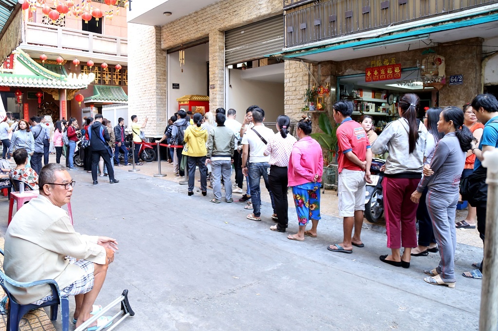 can canh may atm co tien nu tu dong tra xam o sai gon