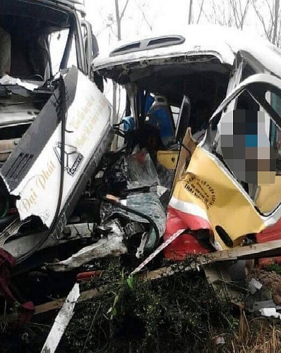 xe buyt dau dau xe tai 9 nguoi thuong vong tai thai nguyen