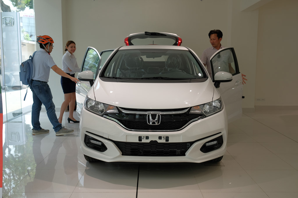 honda cr v huong thue nhap khau 0 ve dai ly giao xe som 1 thang