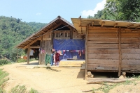 nhom lua phu nu me trai tay bi de nghi truy to