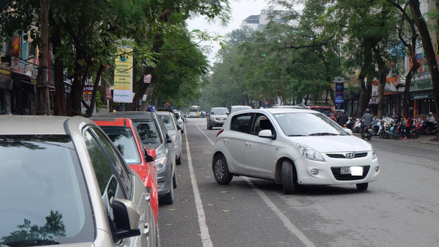 ha noi hon 2 trieu dong mot cho do o to noi do dan van phong tinh ban xe