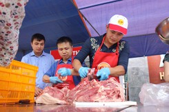 Giá heo hơi hôm nay 14/7: Nhiều nơi thương lái thu mua 40.000 đồng một kg