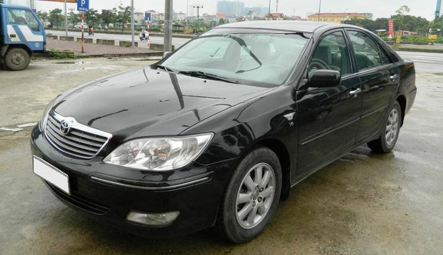 xe sedan cu sang chanh mot thoi duoc ban gia 300 trieu dong