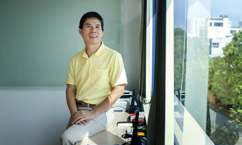 tu con trai nguoi ban hang rong den ong chu the gioi di dong