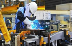 Tổ tư vấn kinh tế của Thủ tướng đề xuất sửa 9 Luật để giảm giấy phép con