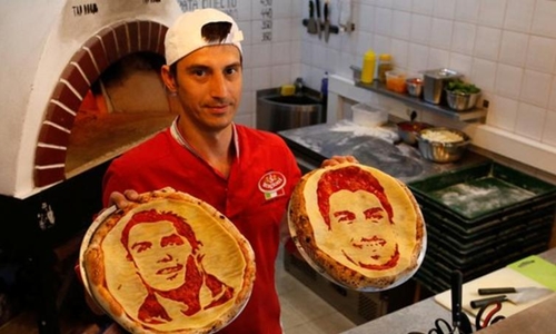dau bep nga lam pizza chan dung cac sieu sao world cup