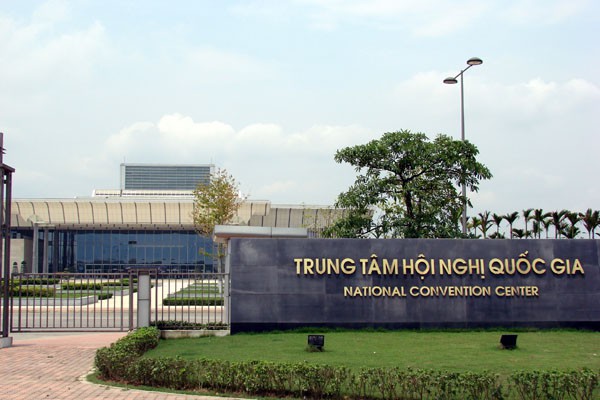 de xuat xay be boi san tennis o khu biet thu trung tam hoi nghi quoc gia