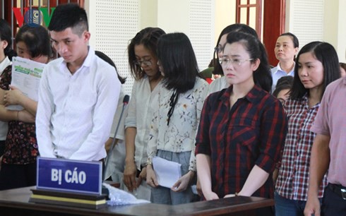 eximbank khuyen cao khach hang khong ky khong truoc cac chung tu