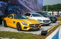 xot xa nhin sieu xe tien ty bentley bi bo roi o via he hai phong