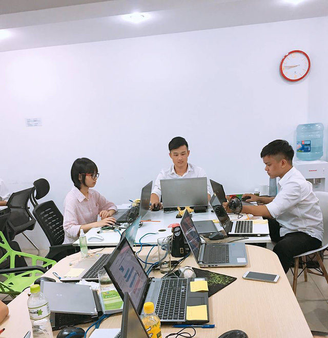 vo mong khoi nghiep 9x tre kiem nghin do nho danh hang trung quoc