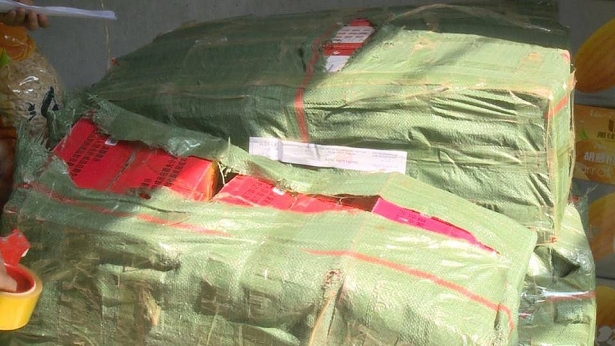 ha noi bat giu 14000 banh trung thu gia sieu re khong ro nguon goc