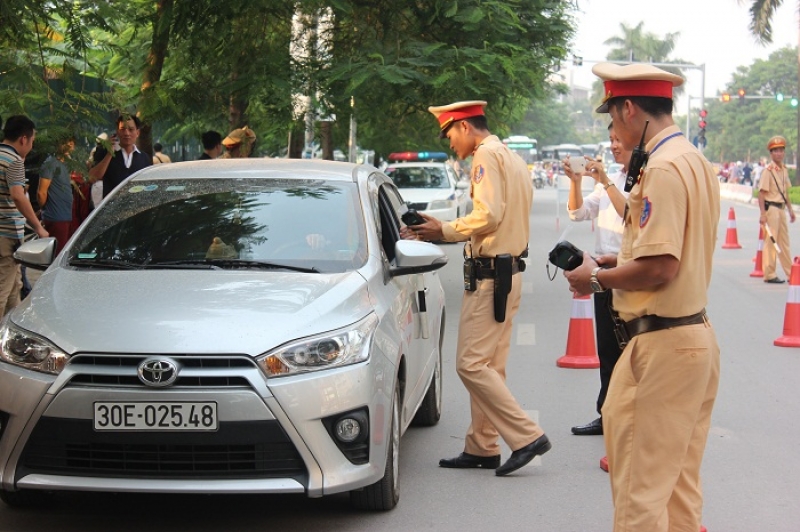 di don con trong tinh trang say khuot sau khi uong bia
