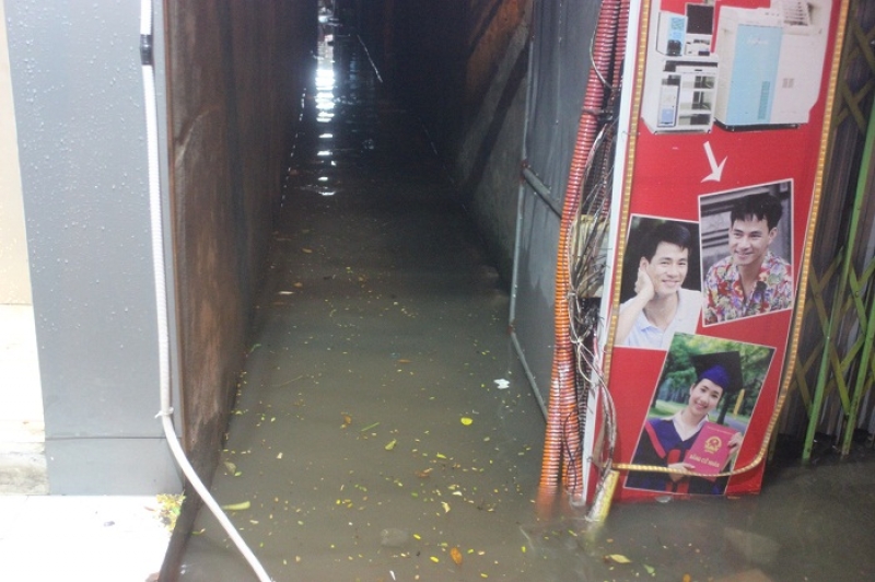 Hà Nội: Mưa lớn nhiều tuyến phố ngập ngày cuối tuần ha noi mua lon nhieu tuyen pho ngap ngay cuoi tuan