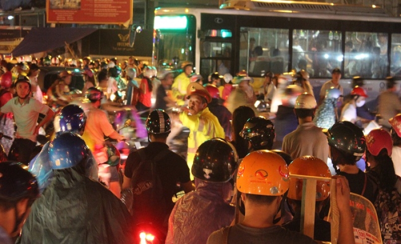 Hà Nội: Mưa lớn nhiều tuyến phố ngập ngày cuối tuần ha noi mua lon nhieu tuyen pho ngap ngay cuoi tuan