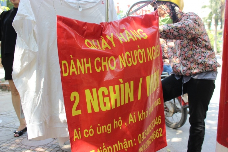 quay hang quan ao 2000 dong ai co ung ho ai kho qua mua