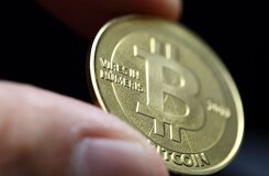 Trung Quốc cấm tiền ảo, giá Bitcoin lao dốc