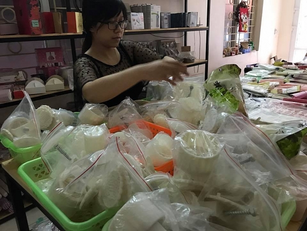 nha nha lam banh handmade khuon nguyen lieu lam banh trung thu chay hang