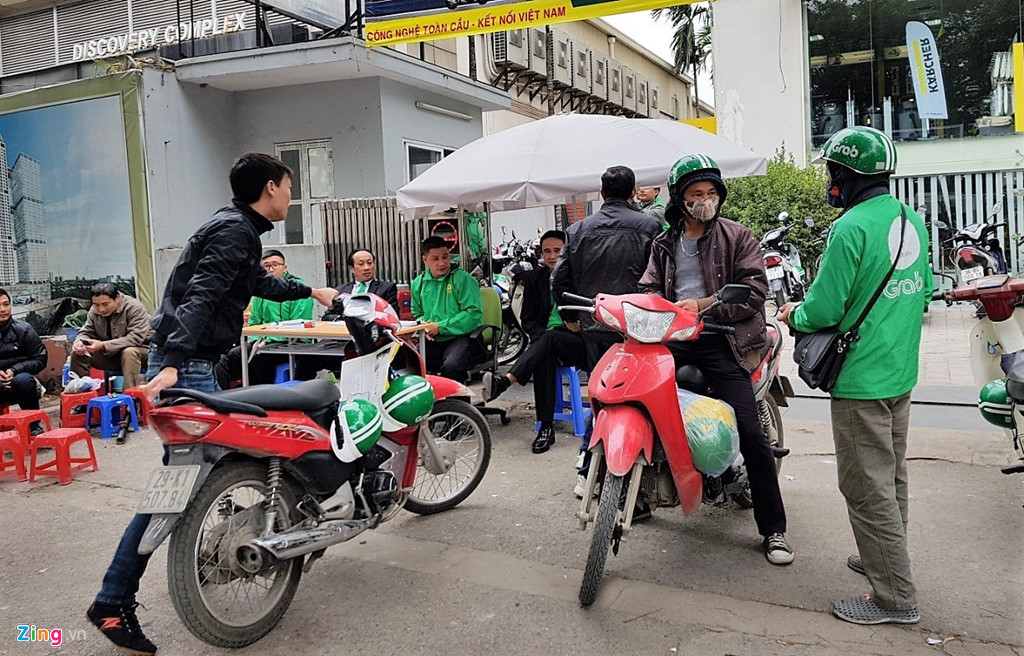 cac ung dung goi xe viet o dau khi go viet grab gianh thi truong