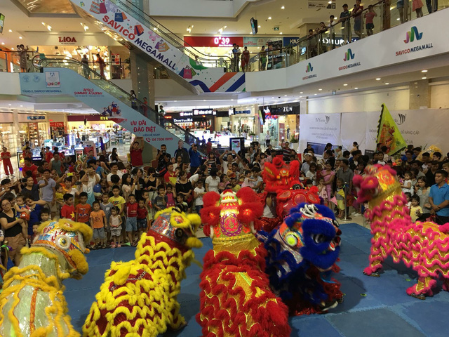 mua lan mua trung thu nhan 50 show trong vai ngay bo tui ca tram trieu