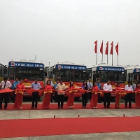 nhung nu cuoi trong ngay bo doi tien ve ha noi tiep quan thu do 64 nam truoc