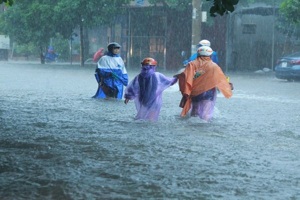 quang binh ngap nang 5 nguoi chet va mat tich